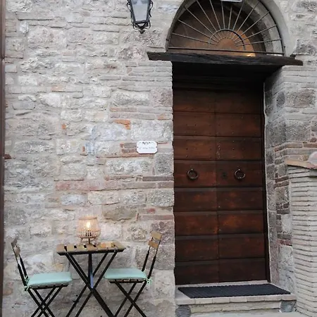 Vakantiehuis O Rosa Bella Via Savelli Della Porta 24 Gubbio